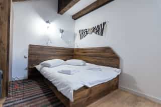 Patul matrimonial din apartament